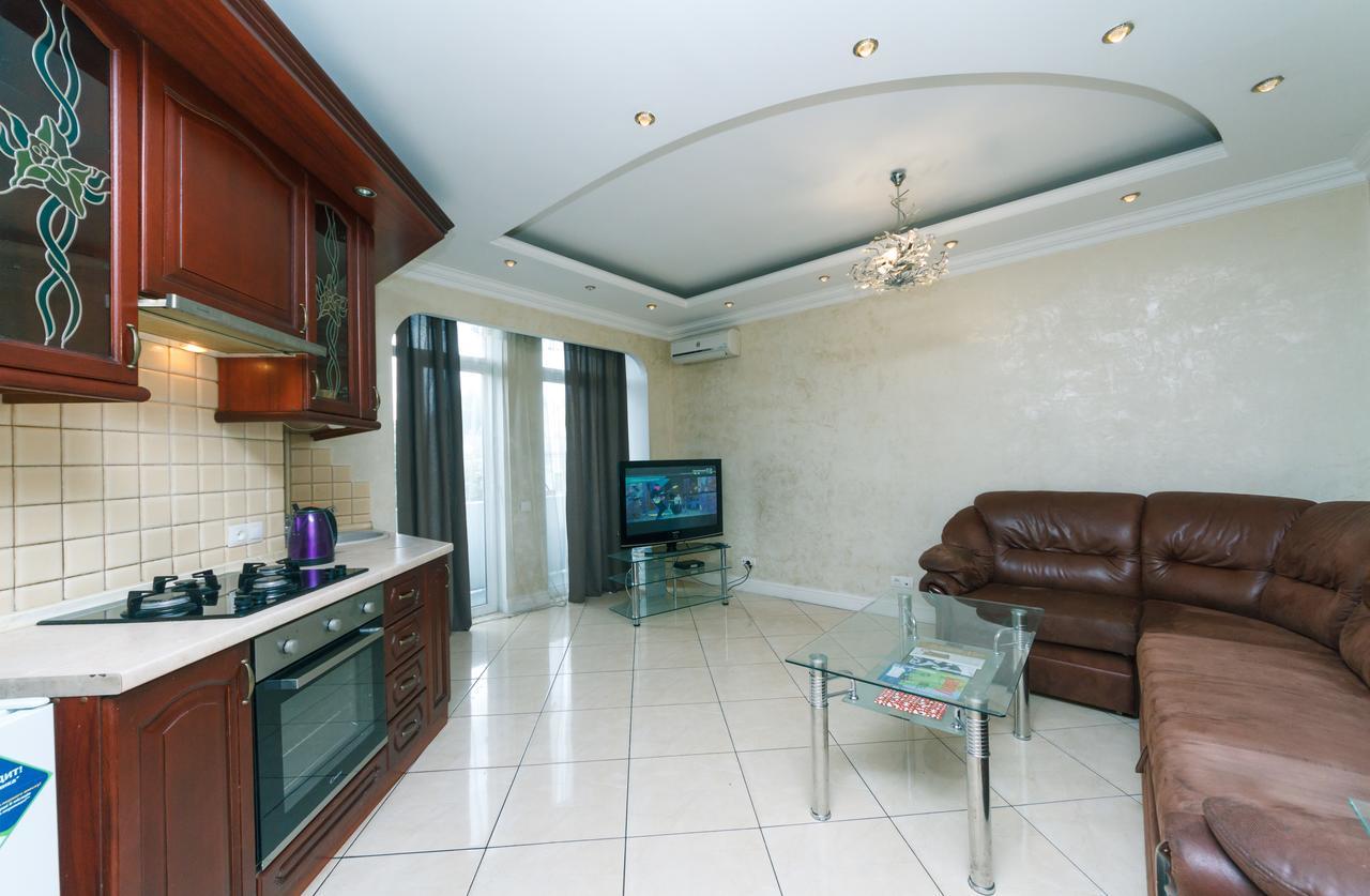 Two Bedroom Apartment On Kreschatik, Kyiv Center With Great View المظهر الخارجي الصورة